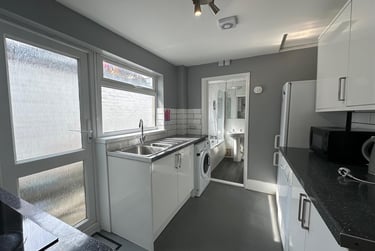 2 bed house, Oxford Road, Southsea, Portsmouth, PO51NP - Image 1